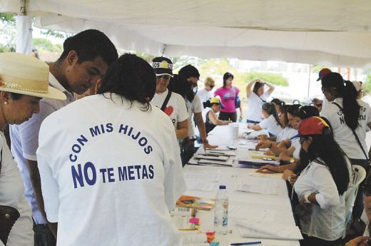 Padres exigen remoción de la autoridad única de Educación en Bolívar