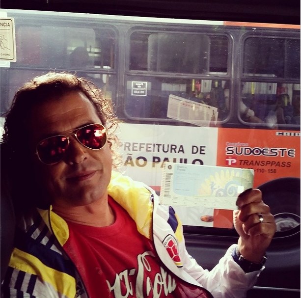 Carlos Vives ya tiene la entrada para asistir al primer juego (Foto)