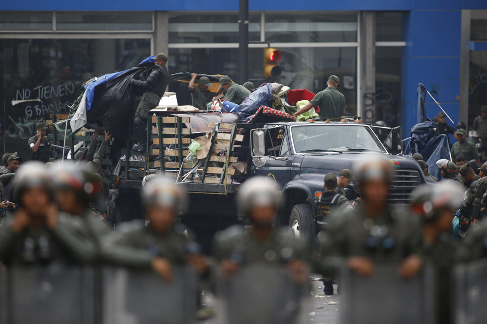 Fiscalía imputa de tres delitos a jóvenes detenidos en el campamento de la ONU