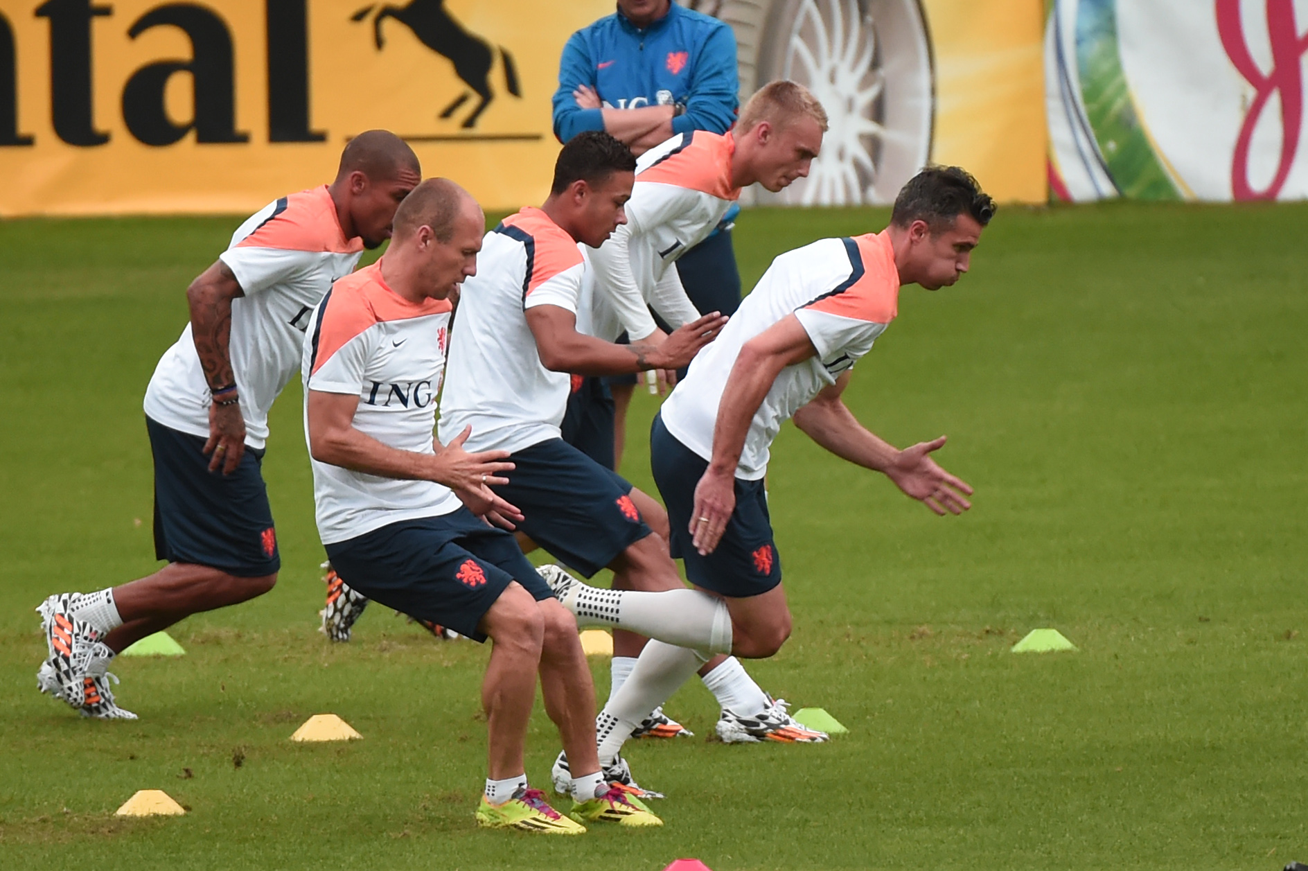 Holanda calienta motores antes de estrenarse en Mundial