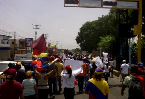 Cierre masivo de comercios en el estado Bolívar