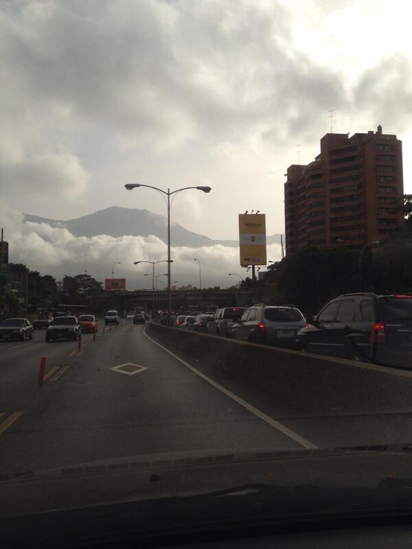 Fuerte cola en la Prados del Este por laguna de Altamira #26Jun