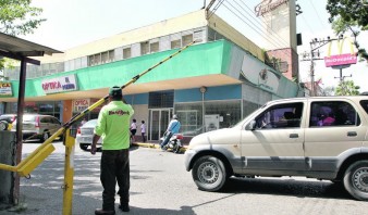 Sencillo para el vuelto, no hay en estacionamientos