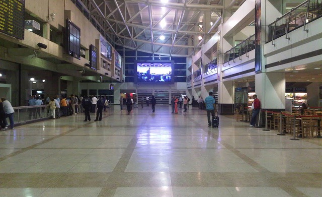 Ajustan tarifa de derecho aeroportuario al valor de Unidad Tributaria