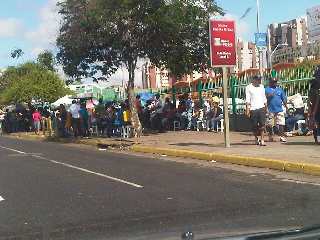 Después del Mundial… En Guayana hacen cola para comprar alimentos (Foto)