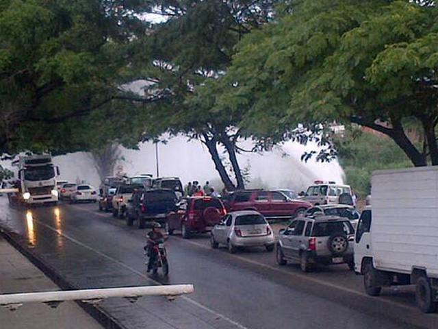 Mientras “limpiaban” dejaron sin agua a casi toda Guatire (Fotos)