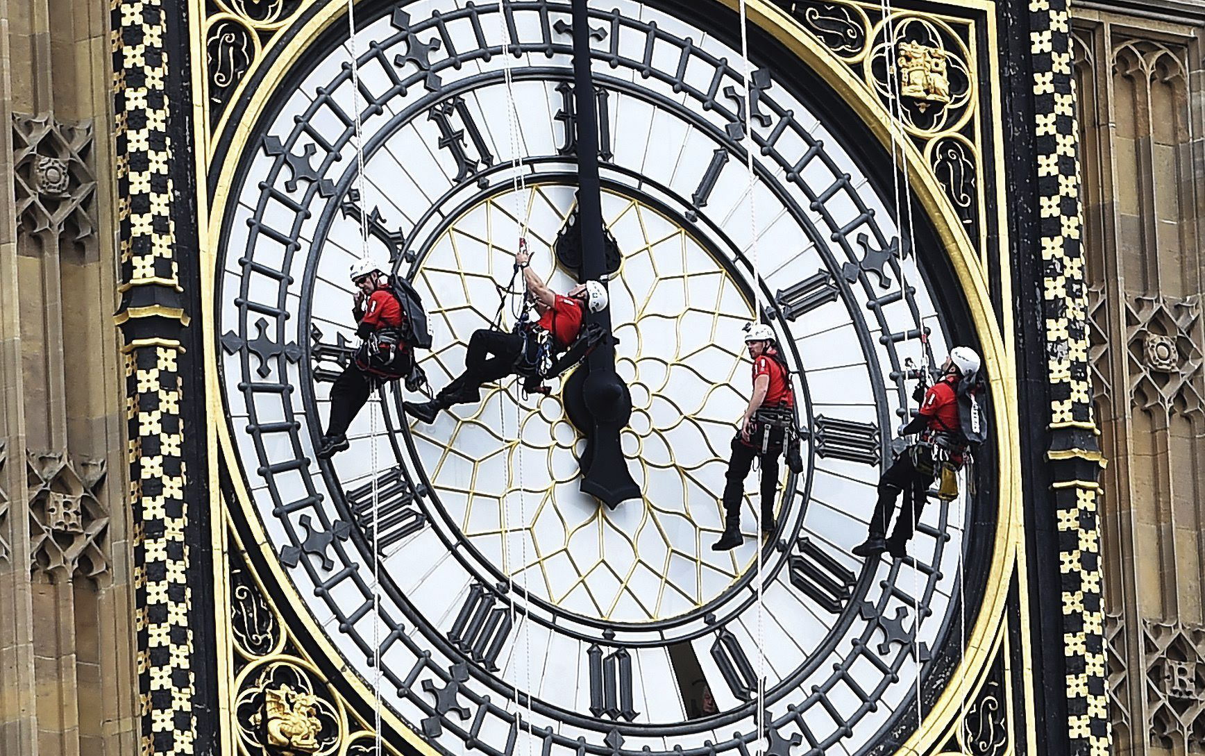 Limpian el Big Ben y sus agujas se detienen por cuatro días (Fotos)