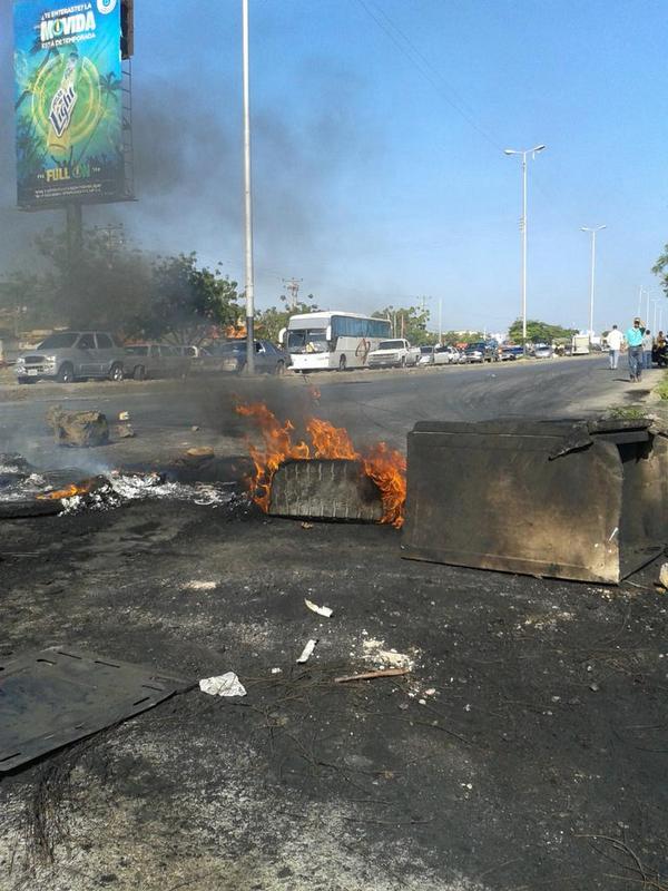 Trancan vías del sector El Peñón en Cumaná este #5Ago (Fotos)