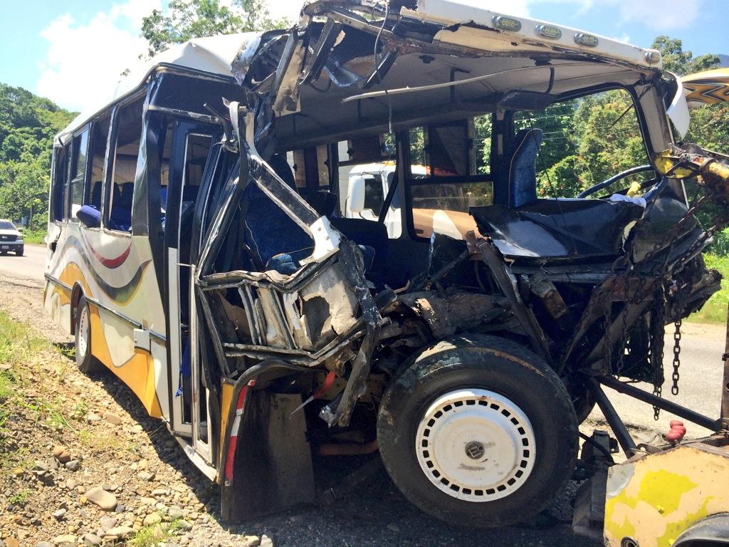 Doce muertos y 52 heridos en tres accidentes de tránsito en la Troncal 9 (Fotos y video)