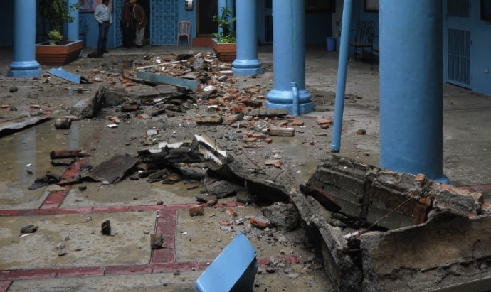 Colapsó parte del techo del Instituto Diocesano en Barquisimeto