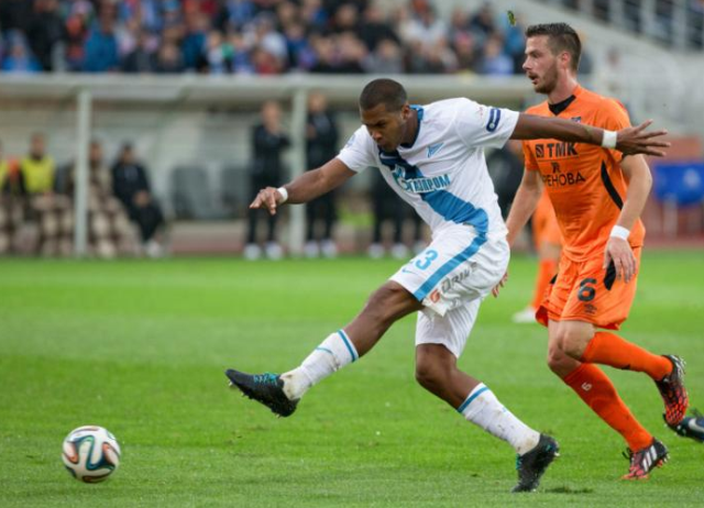 Liverpool y Tottenham van por Salomón Rondón