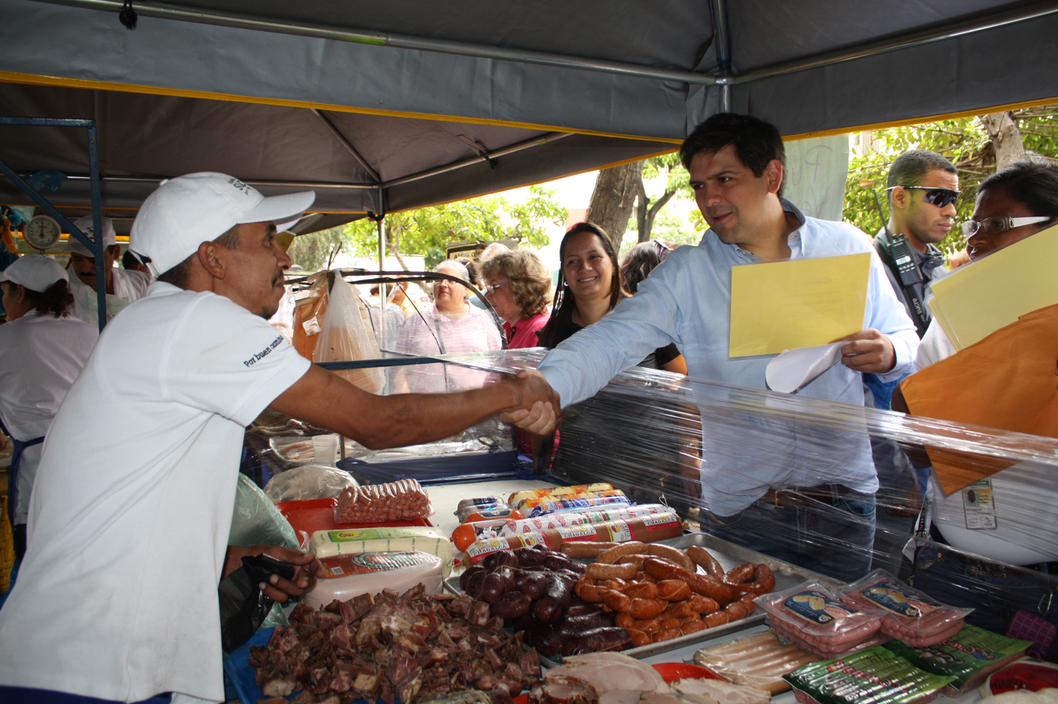 Ocariz: Con nuestros mercados municipales impulsamos la producción nacional