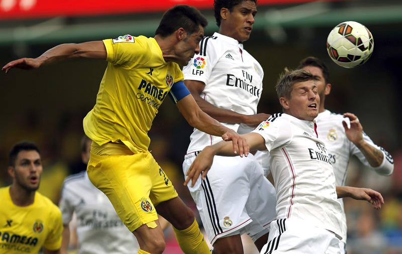 El Real Madrid gana en Villarreal y se acerca a la cabeza