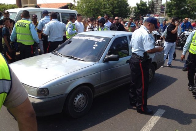 Asesinan a dos hombres dentro de un carro en Maracaibo