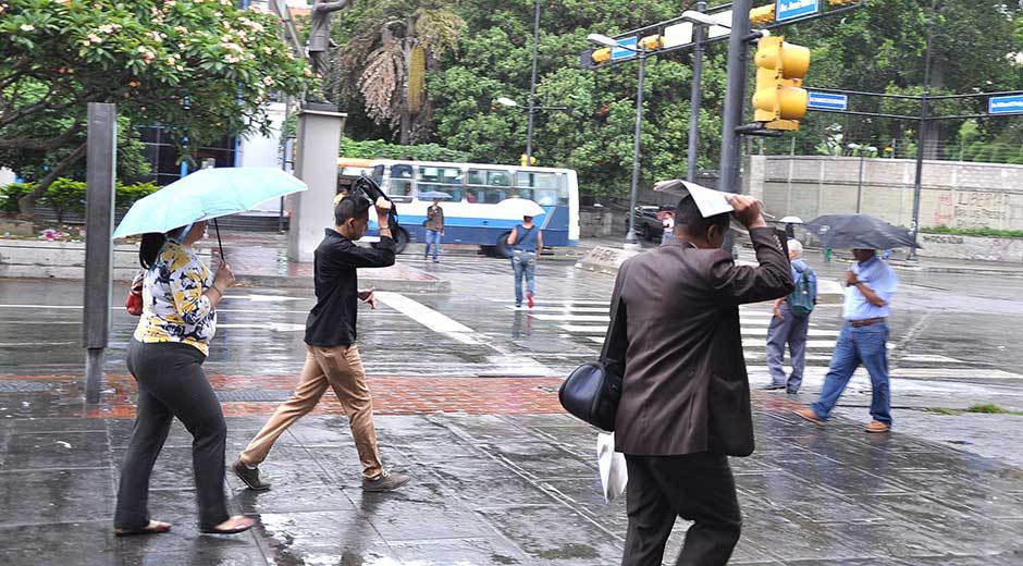 Prevén lluvias dispersas en gran parte del país