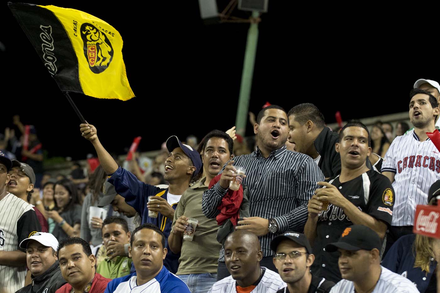 El béisbol, un deporte al margen de la polarización política