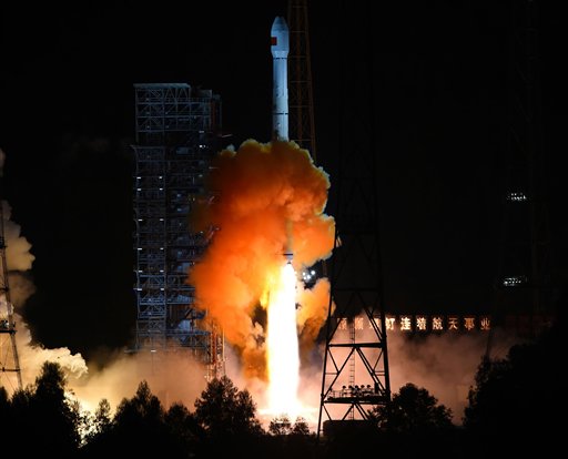 China lanza orbitador lunar experimental