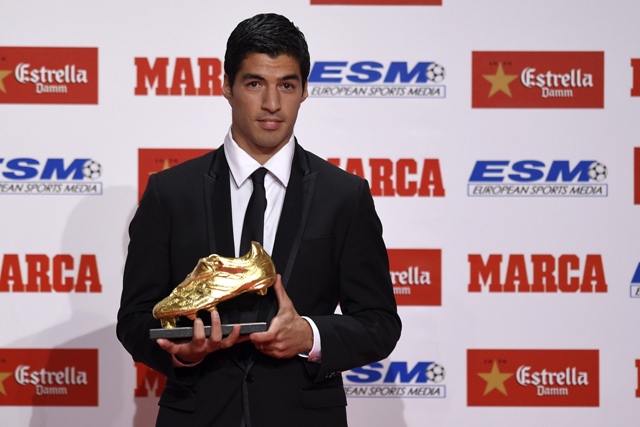 FOTOS: Así recibió Luis Suárez la Bota de Oro