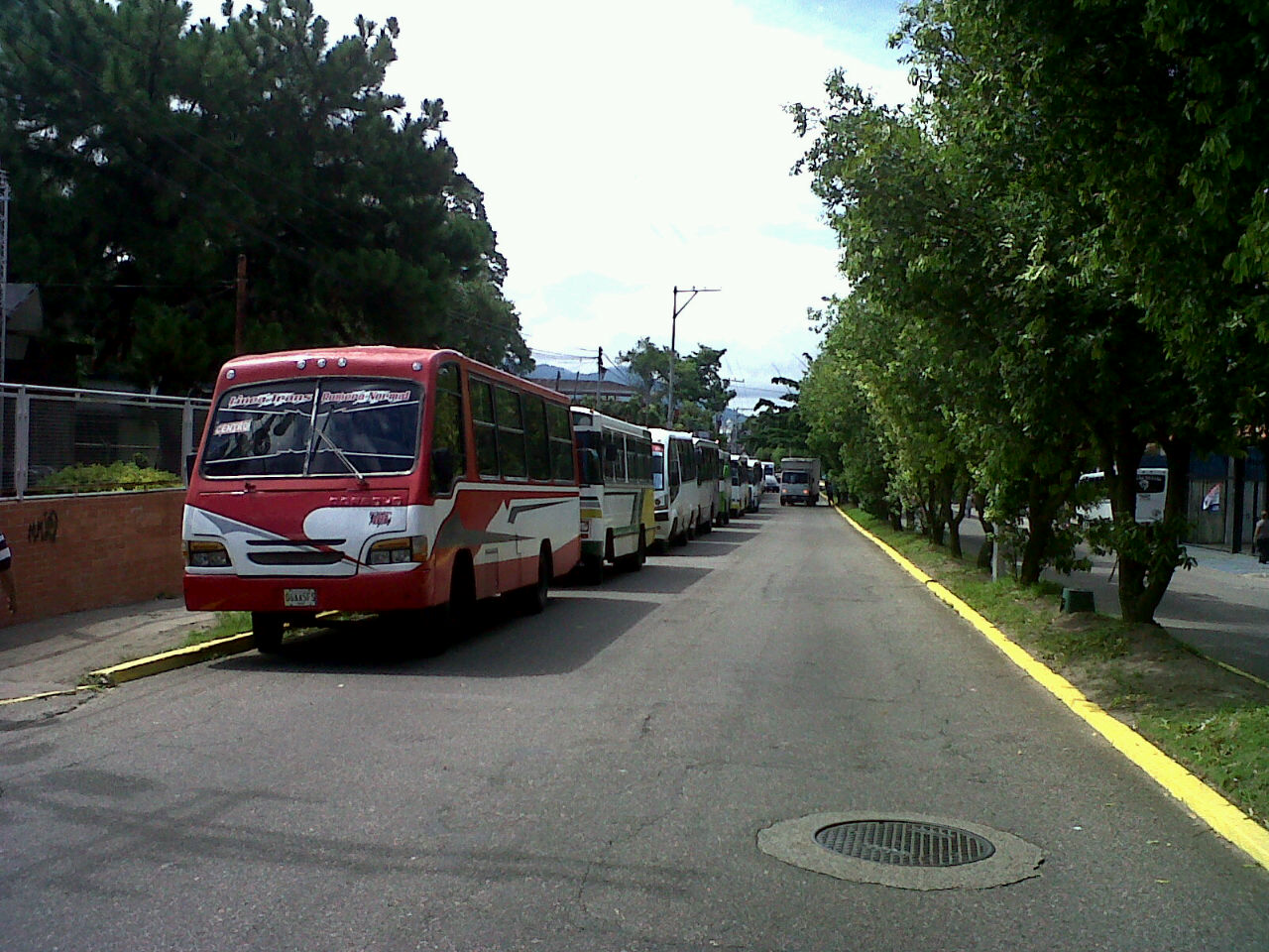 Paro de transporte y caravanas de autobuses este lunes en 15 estados del país