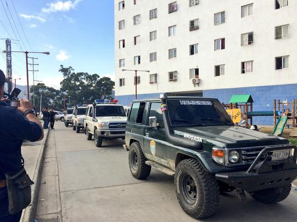 Allanaron edificio de la Misión Vivienda en El Paraíso por caso Serra (Fotos y Video)