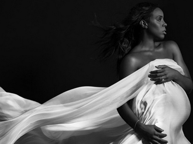 Kelly Rowland realiza una sesión de fotos a unas semanas de ser madre