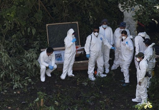 Forenses argentinos identifican tres cuerpos más, pero no son de los estudiantes