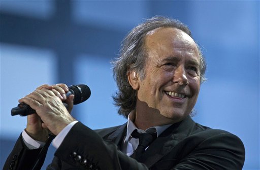 Joan Manuel Serrat será honrado en los Latin Grammy