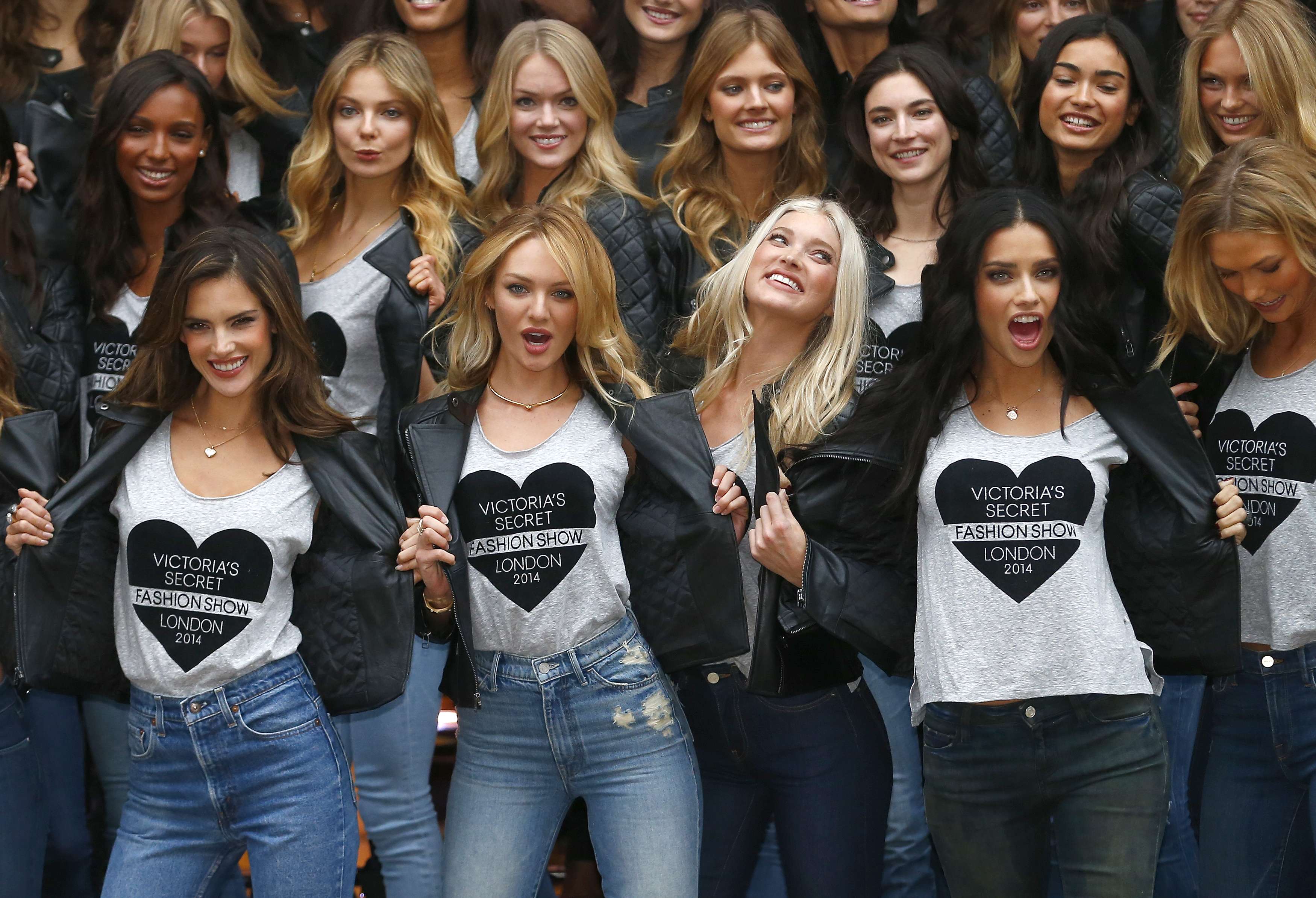 Los ángeles de Victoria’s Secret deslumbran en Londres (Fotos)