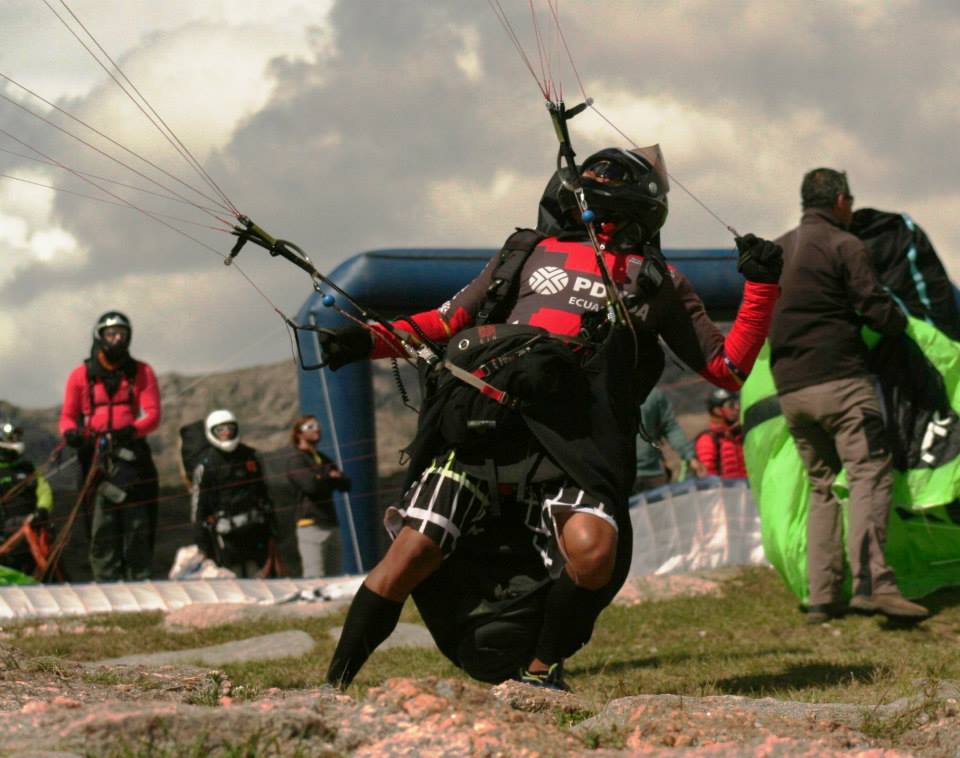 Ally Palencia logró el título en Pre Copa del Mundo de Parapente