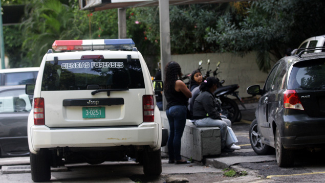 Jovencita de 24 años asesinó a su padrastro de 26 en Antímano