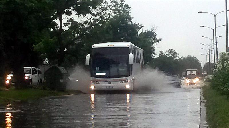 Alerta meteorológica naranja en todo Uruguay por fuertes lluvias y tormentas