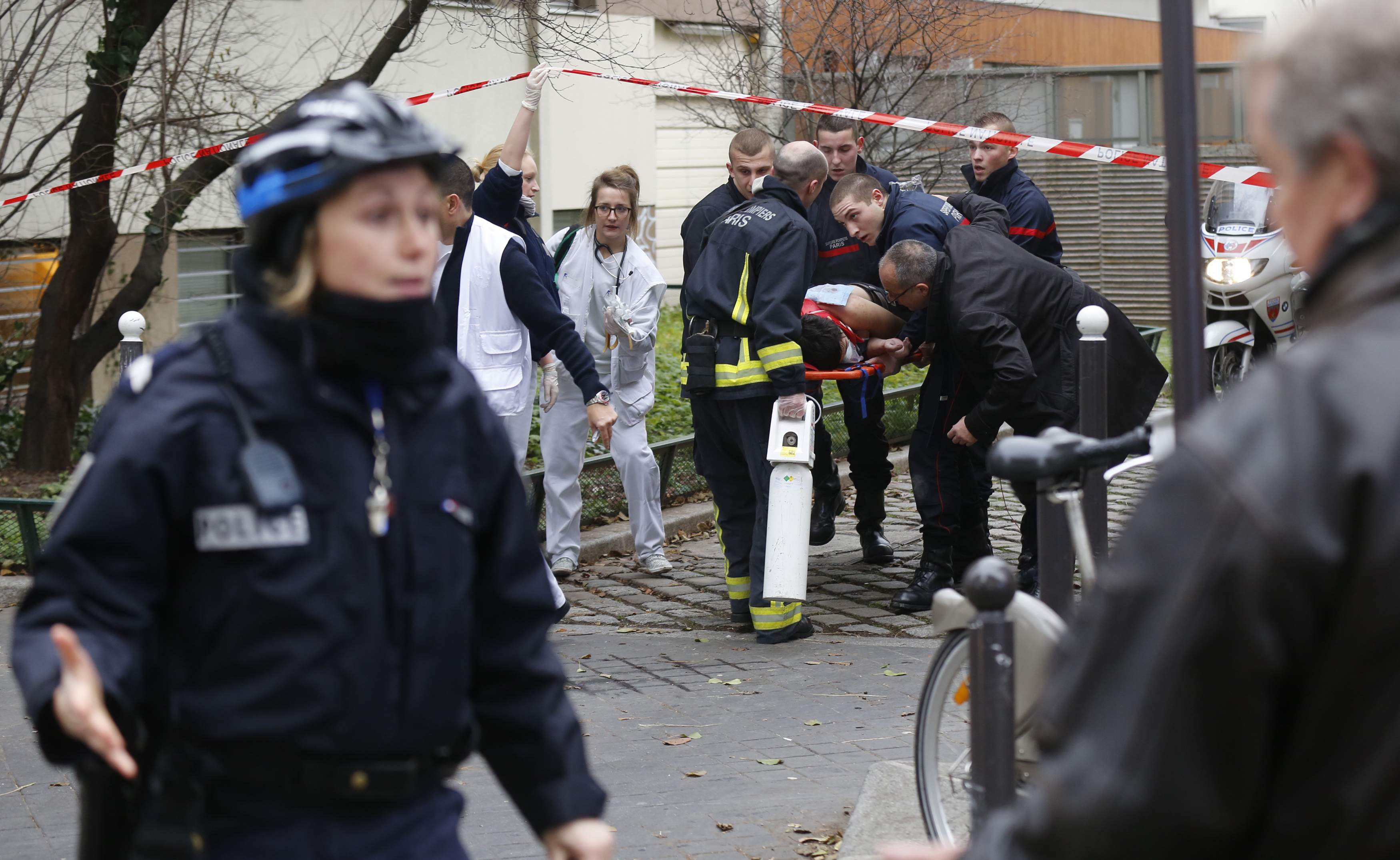 Asaltantes de semanario Charlie Hebdo gritaron “¡Hemos vengado al profeta!”