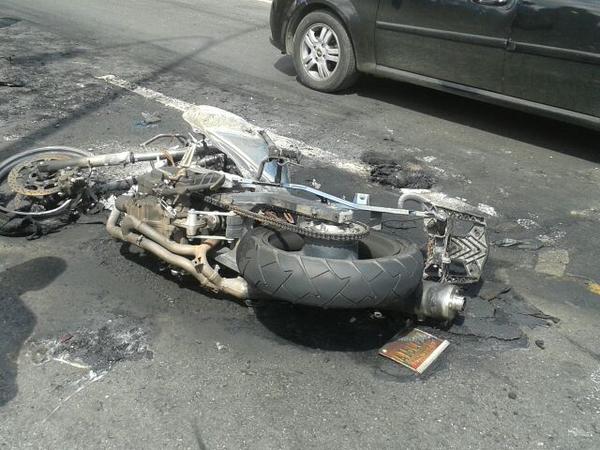 Dos PoliMiranda fueron atacados por cortejo fúnebre en la Panamericana (Fotos y Video)