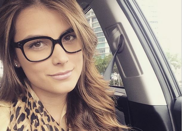 Stefania Fernández se lesionó, y más de uno quiere ser su enfermero (Foto)