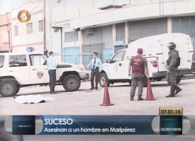 Encuentran hombre apuñalado en Maripérez