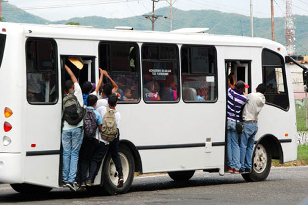 Solicitan a Cocchiola ajuste del pasaje del transporte público