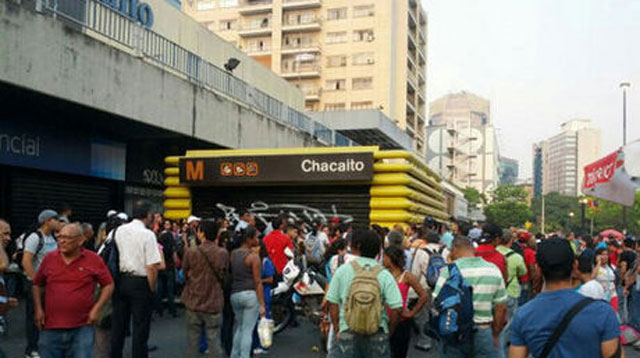 Cierran estaciones Chacaíto y Chacao