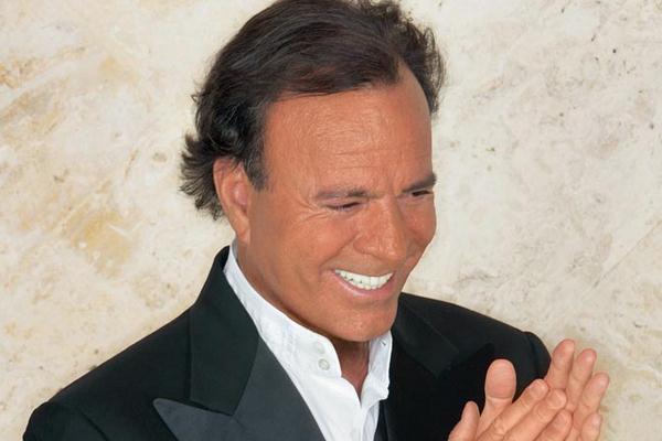 Suspendido el juicio sobre supuesta paternidad del cantante Julio Iglesias