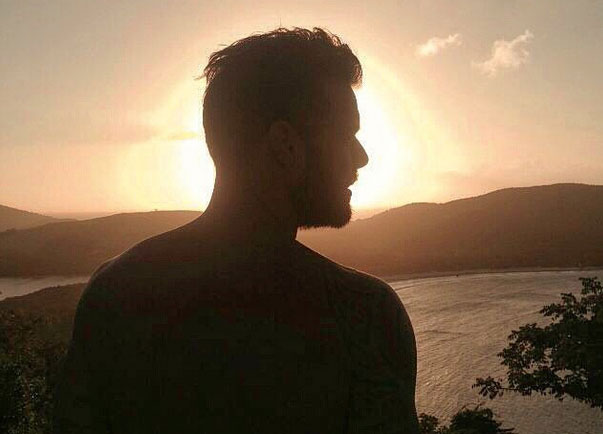 Ricky Martin bromea con una foto “desde el cielo”