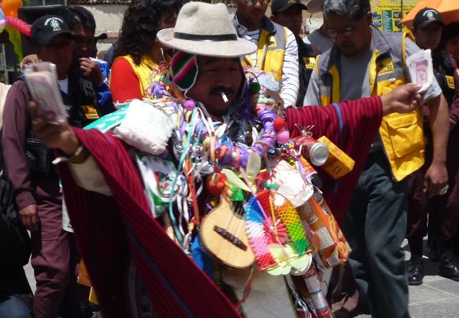 Carnaval andino cierra con ritos a la Pachamama en Bolivia