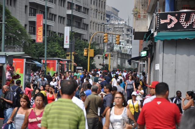 Así están las calles de Caracas tras el cierre de varias estaciones del Metro (Fotos)