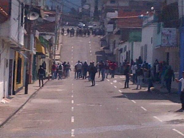 Protesta en la Ucat (Fotos)