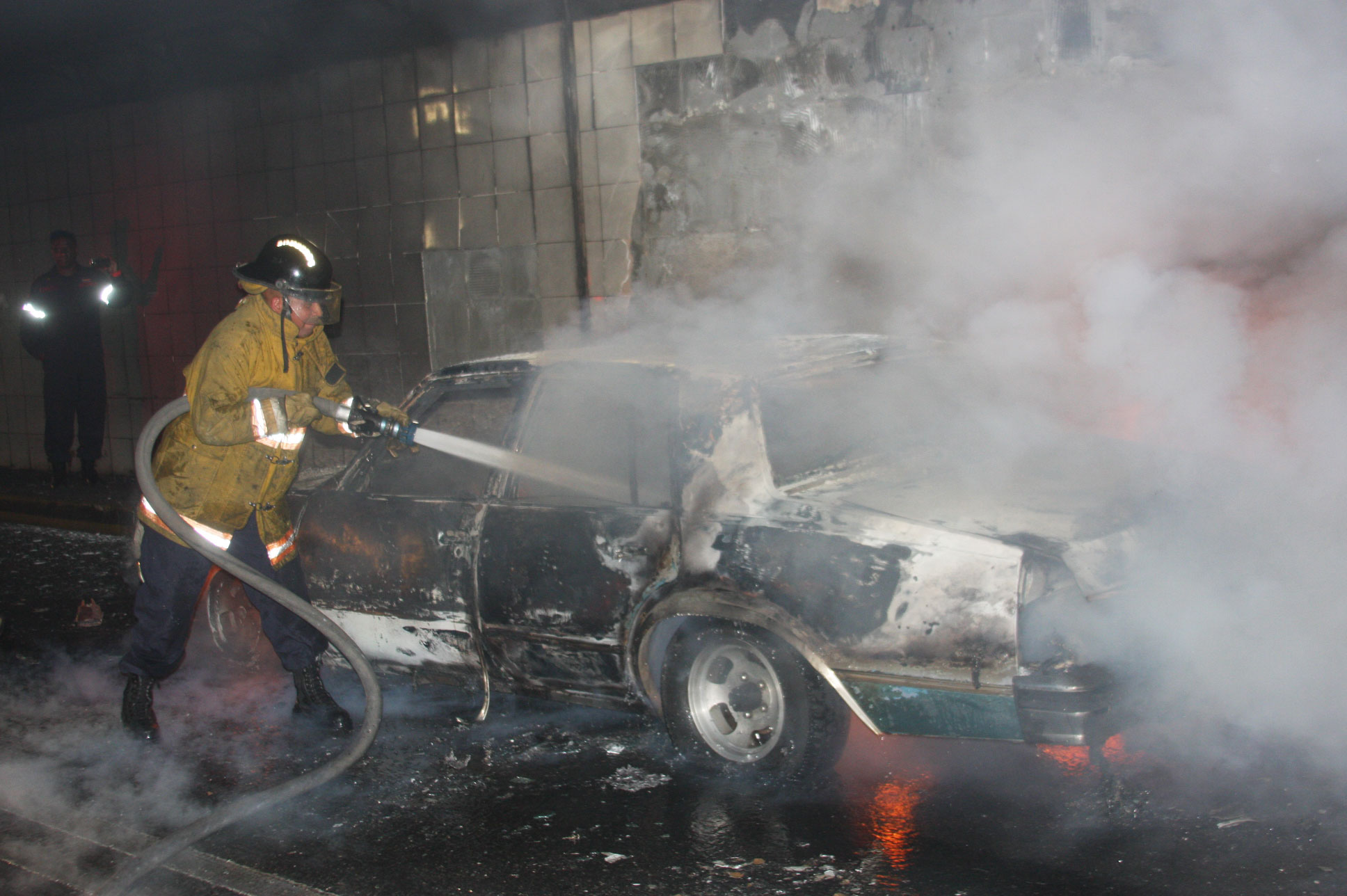 Así fue sofocado el incendio en el Boquerón 1 (Fotos)