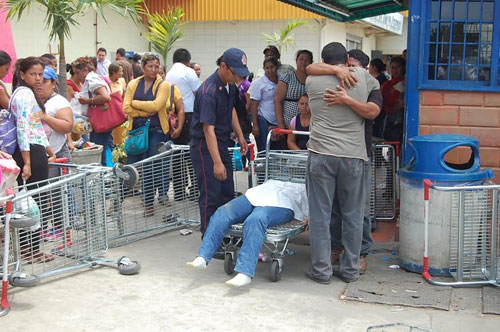 Mujer murió de un infarto cuando hacía cola en Makro