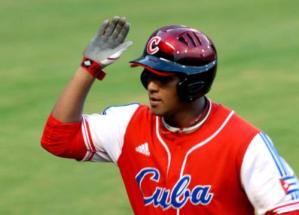 El béisbol, un sueño por el que los cubanos desafían el miedo al coronavirus