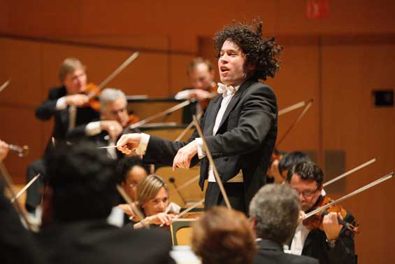 Dudamel extendió su contrato con la Filarmónica de Los Angeles