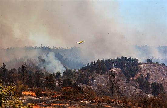 Incendio en puerto chileno de Valparaíso ha consumido más de 500 hectáreas