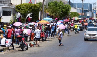 Llegó las 6 am a la cola y ya era el número 851