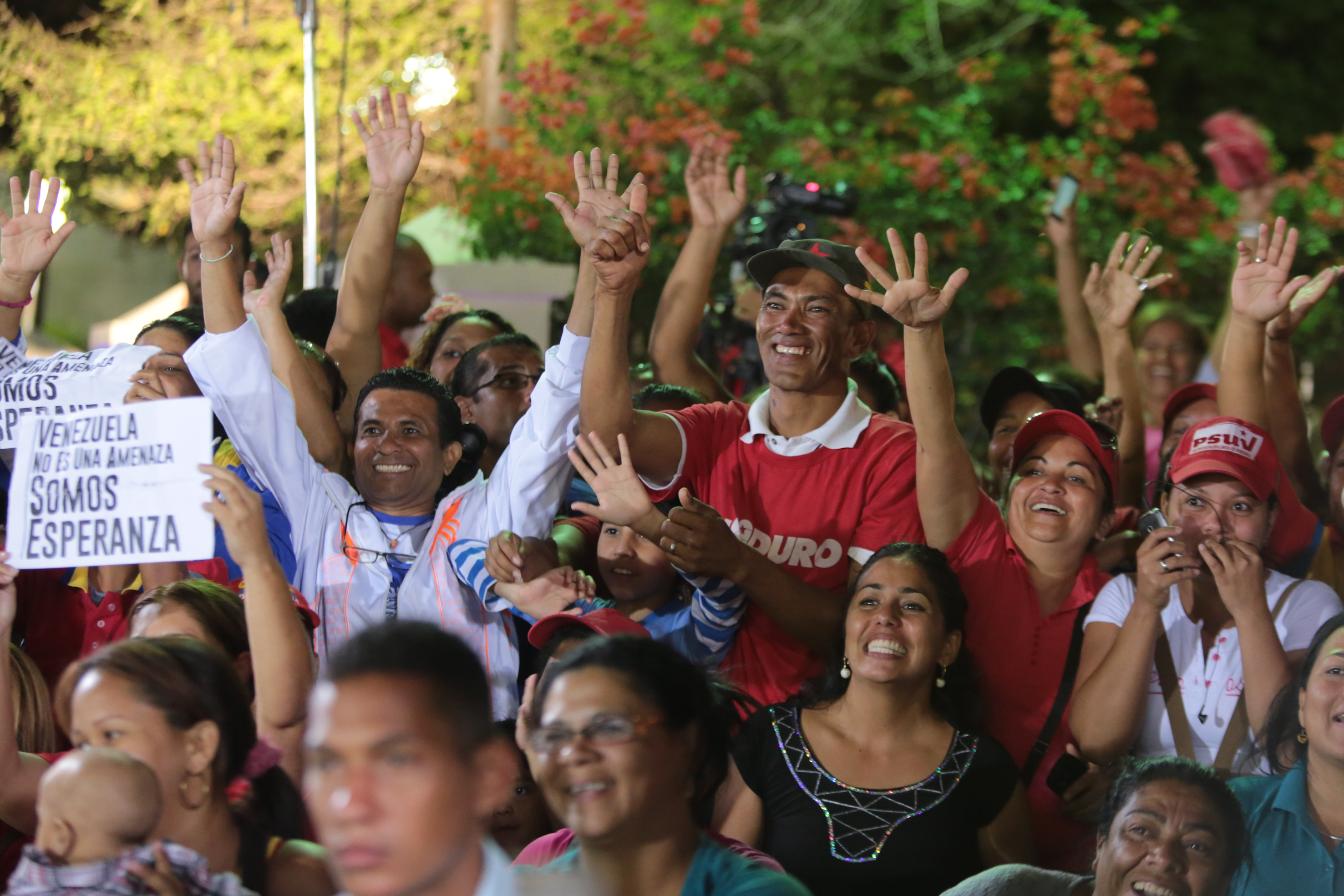 Venezuela, el arte de vivir en las tinieblas y seguir riendo