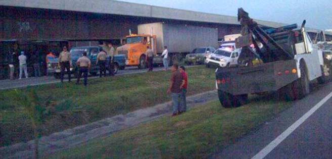 Seis heridos dejó vuelco de autobús en la ARC